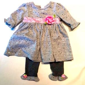 Youngland Baby girl set.